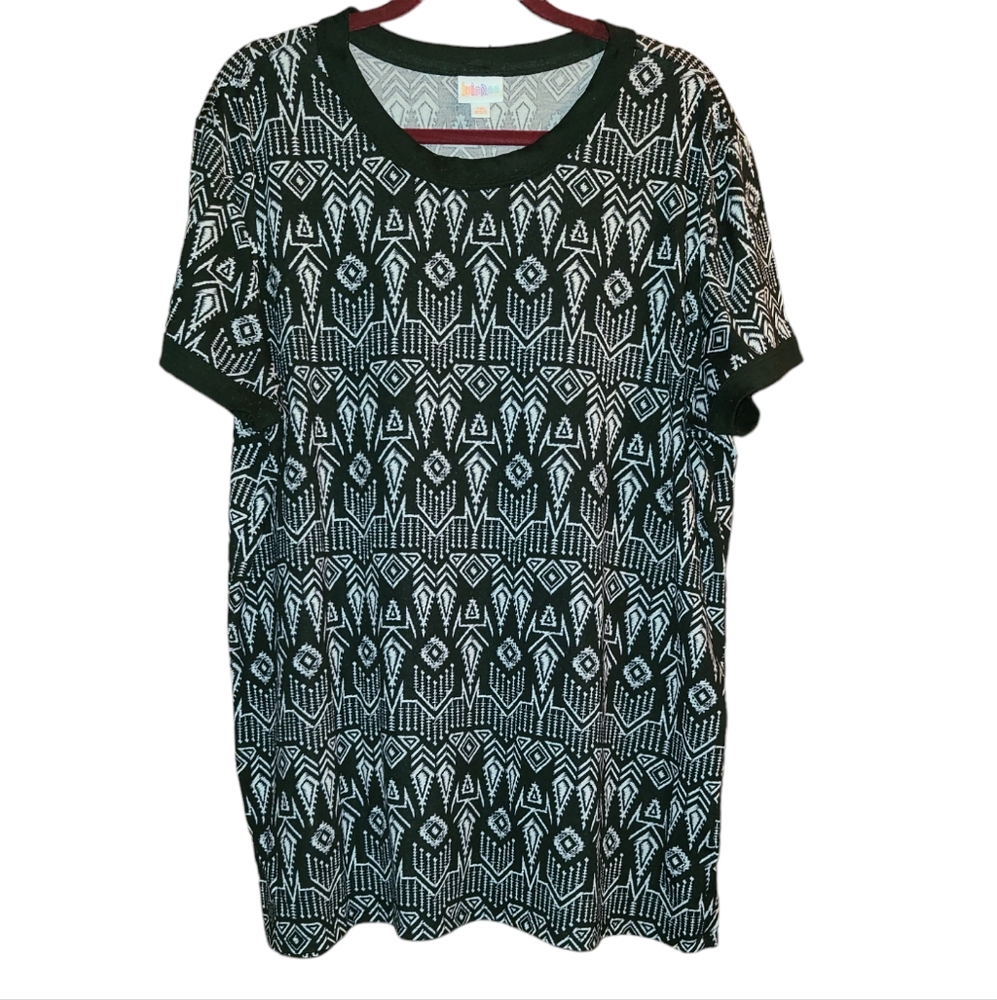 LLR LuLaRoe Liv Tshirt Black & White Aztec Print Plus Sz 3XL
